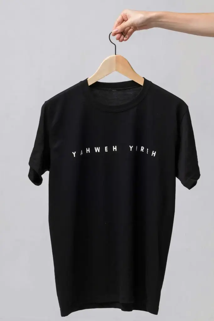 unsplash_Wr0TpKqf26s_t shirt.webp.jpg
